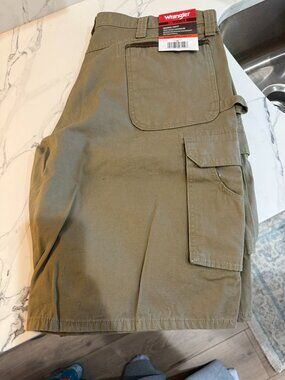 NWT Wrangler RIGGS Workwear Ripstop Ranger Cargo Shorts SIZE 38